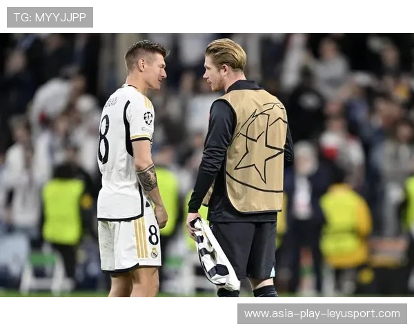 德布劳内外脚背妙传穿透防线，曼城前场连线闪耀