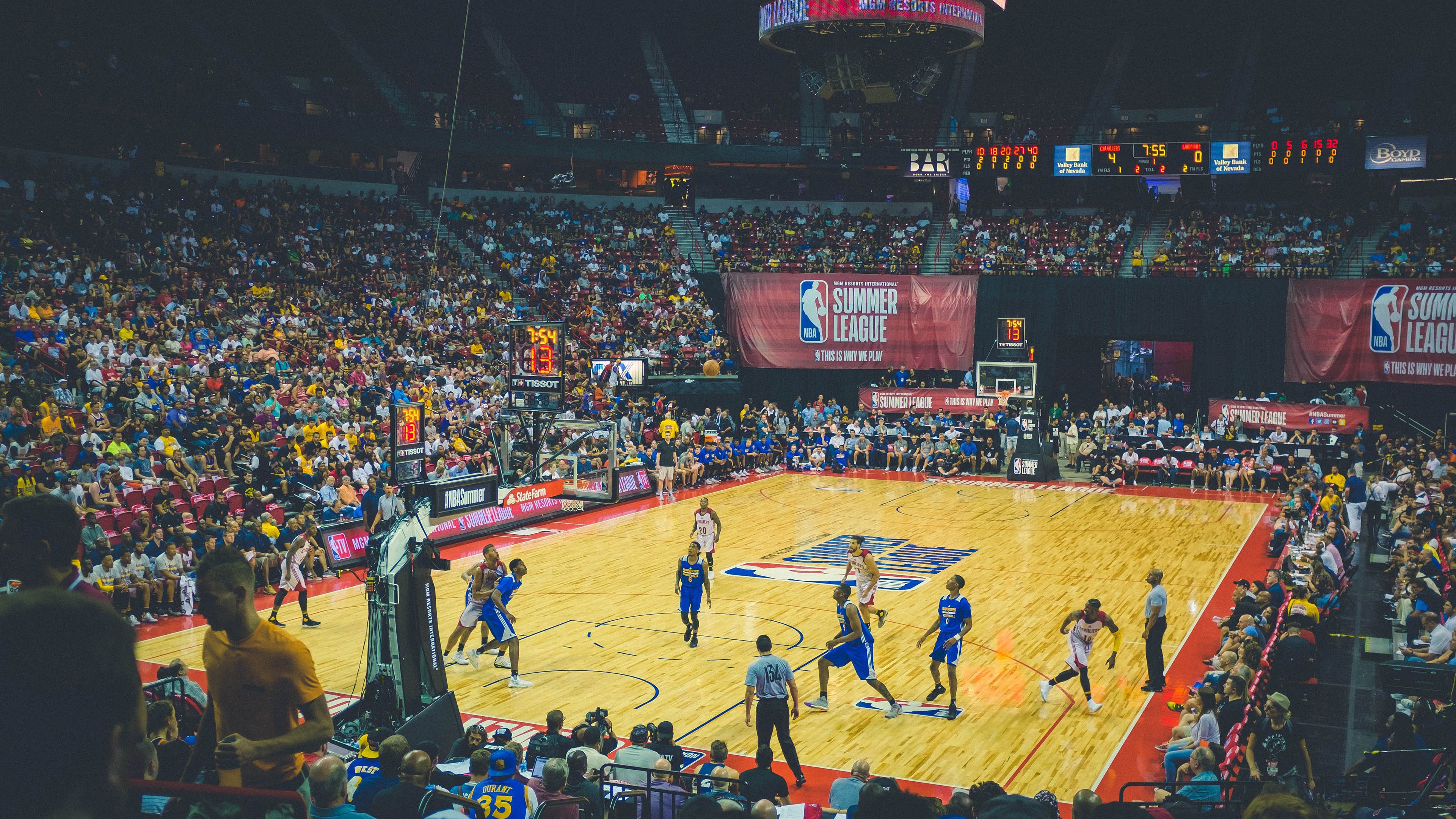 乐鱼体育登录入口-49人主场再胜，防守体系堪称完美，内场防守队员